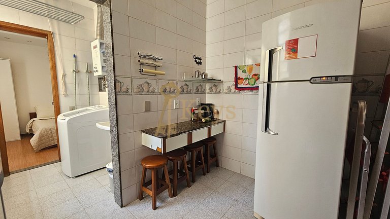 Prime Location! 3 Bedroom Flat by Copacabana Beach