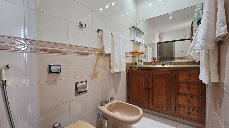 Comfortable 3 BR | 10 min to the beach