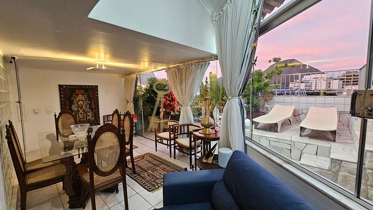 Piscina com Vista - Quarto em Cobertura Duplex