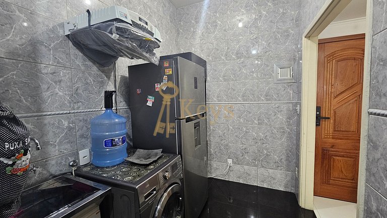 Studio Silencioso em Copa com Vislumbre do Mar
