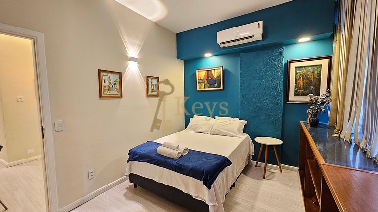 Studio Blue Copacabana w/ AC | 5 min to Beach