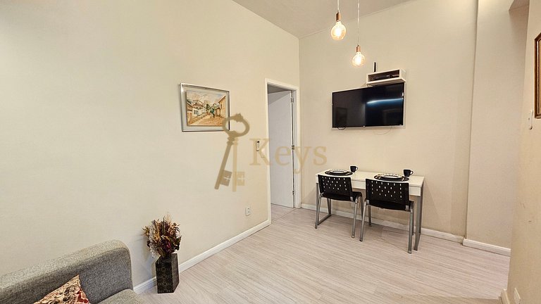 Studio Blue Copacabana w/ AC | 5 min to Beach