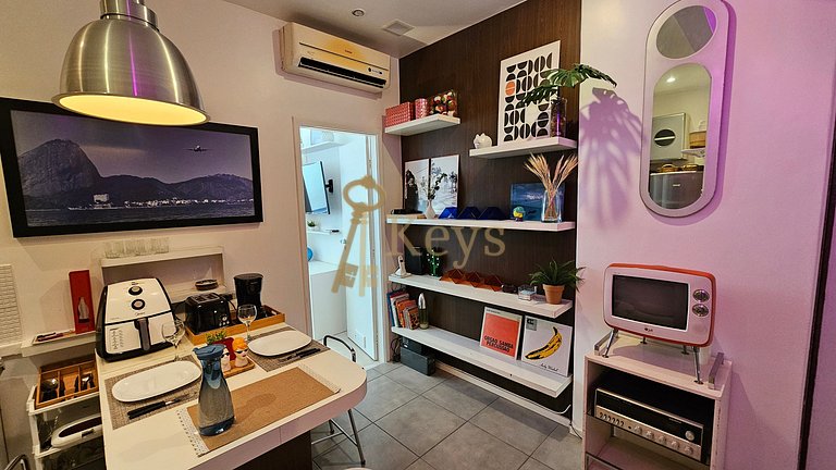 Studio w/ AC | Bossa Chic 5 min to Beach