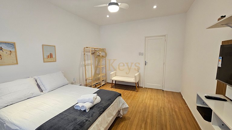 Beach Breeze Studio 5 Mins from Copacabana Beach