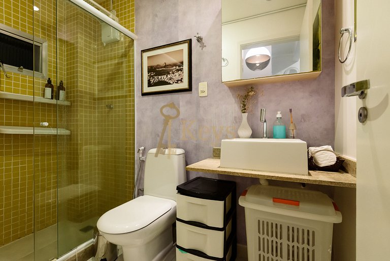 Bossa Chic Studio w/ AC |  5 min to Beach