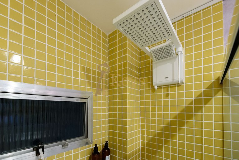 Bossa Chic Studio w/ AC |  5 min to Beach