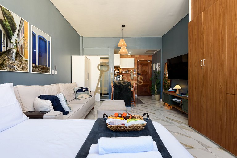 Studio Azul e Silencioso c/ Ar | 5 min Praia