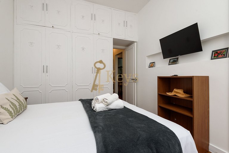 Modern & Quiet 2BR | 5 min from Leblon Beach