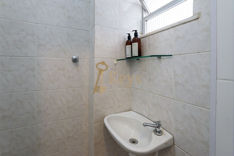 Modern & Quiet 2BR | 5 min from Leblon Beach