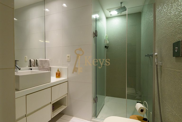 Leblon Premium | 2Q, Varanda, c/ AC, 5min Praia