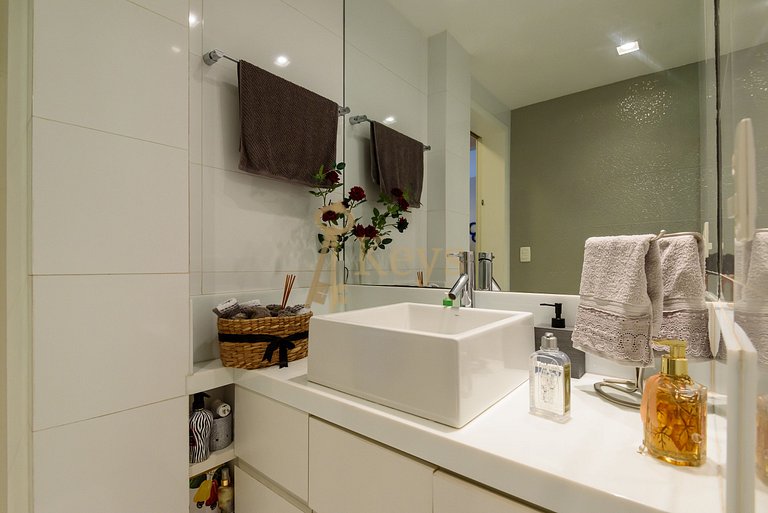 Leblon Premium | 2BR, Balcony, 5min to the Beach