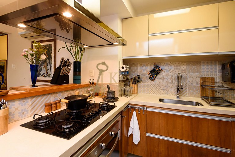 Leblon Premium | 2BR, Balcony, 5min to the Beach