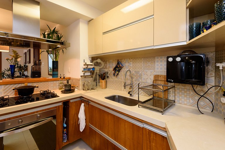Leblon Premium | 2Q, Varanda, c/ AC, 5min Praia