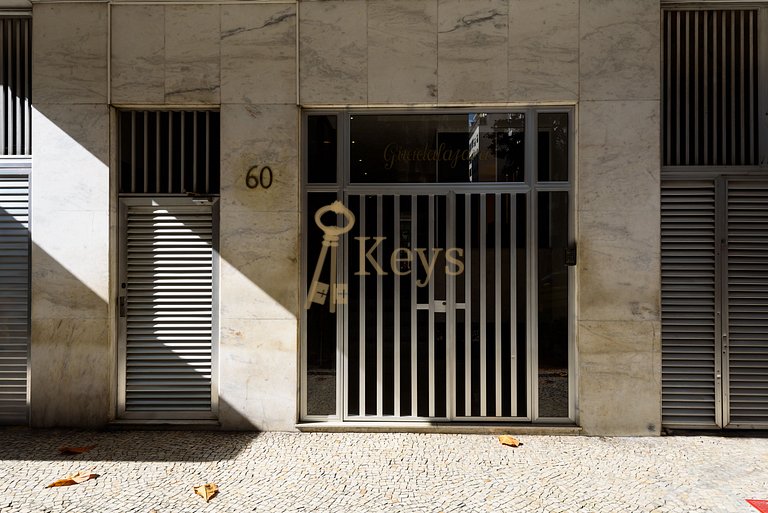 Modern & Spacious 2 BDR | 5 Mins Copacabana Beach
