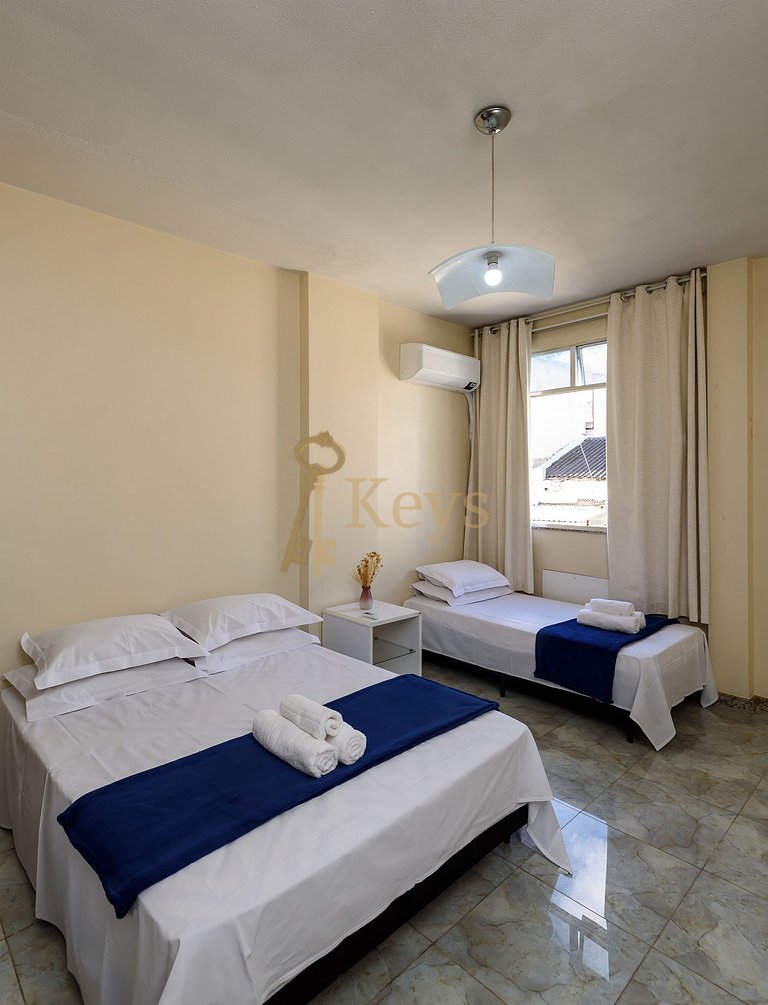 Modern & Quiet 2-BDR | 5 Min to Copacabana Beach