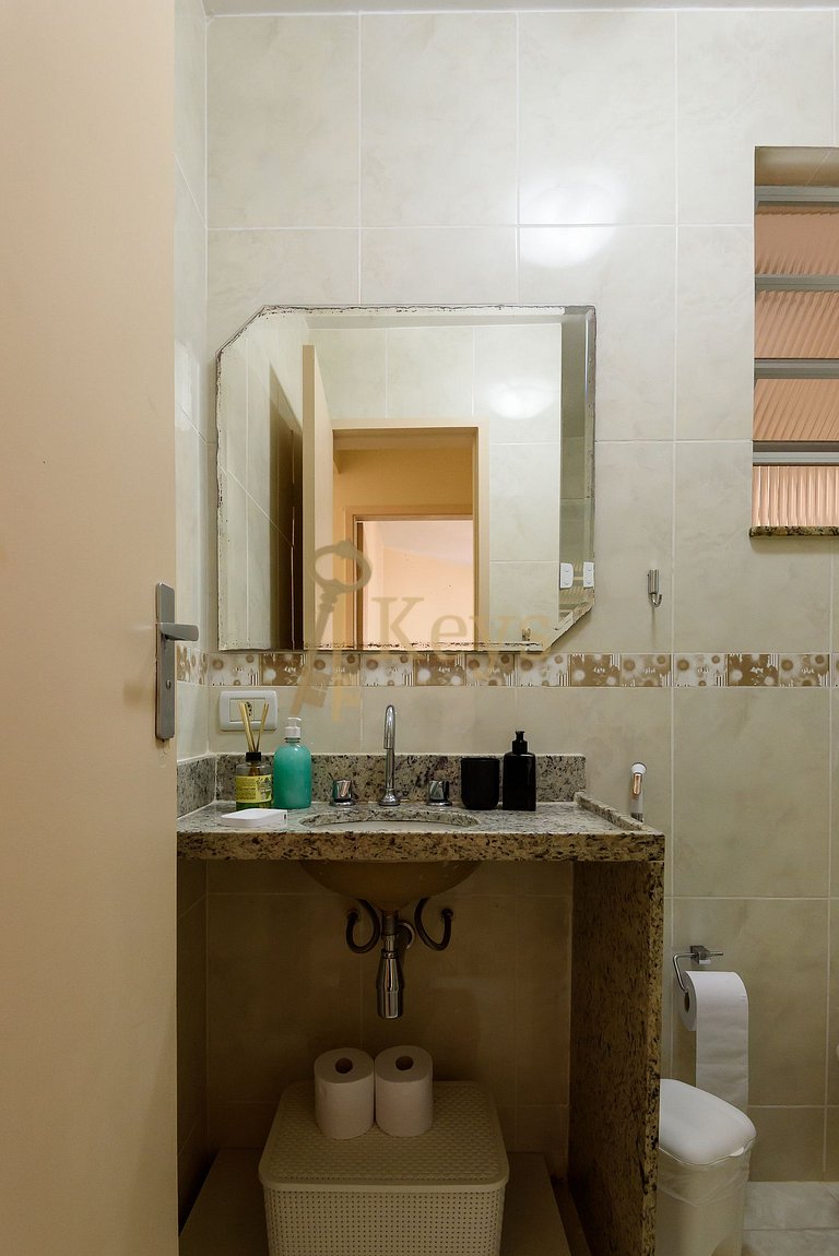 Modern & Spacious 2 BDR | 5 Mins Copacabana Beach