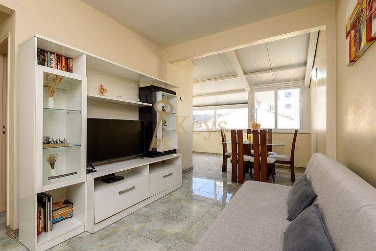 Modern & Spacious 2 BDR | 5 Mins Copacabana Beach