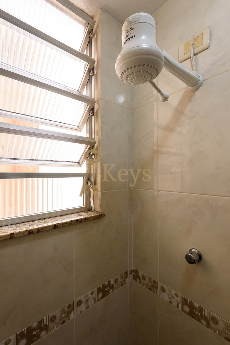 Modern & Spacious 2 BDR | 5 Mins Copacabana Beach