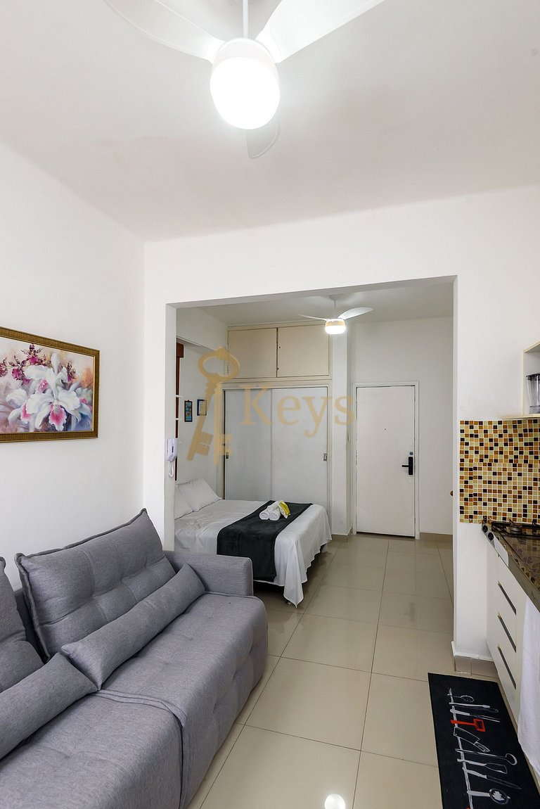 Cozy Studio | One Block from Copacabana Beach