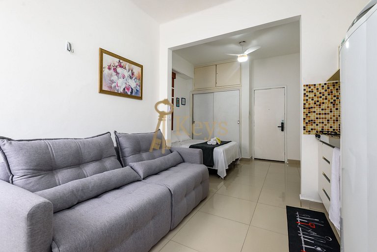 Cozy Studio | One Block from Copacabana Beach