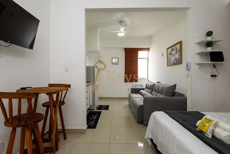 Cozy Studio | One Block from Copacabana Beach