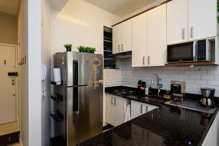 Copacabana Ocean w/ AC 5 min from the Beach
