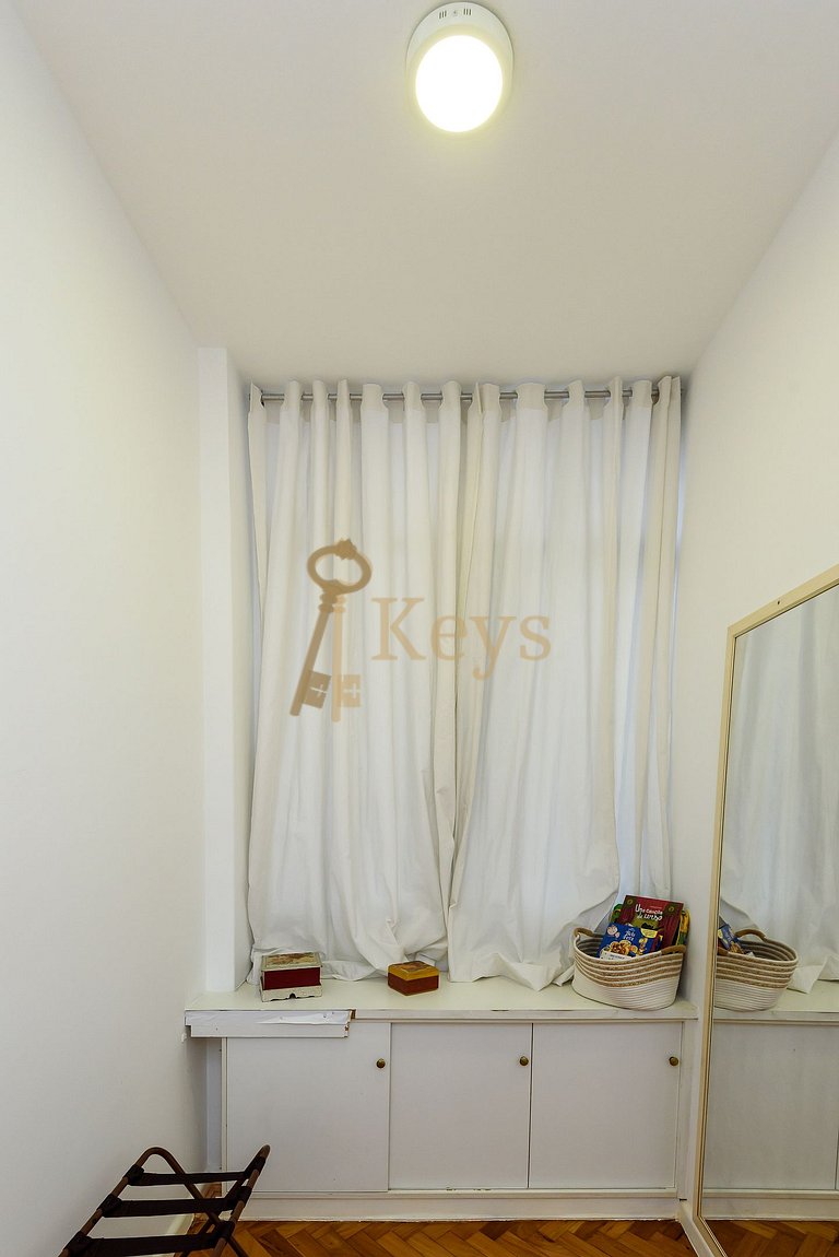 Copacabana 2BR One Block from the Beach