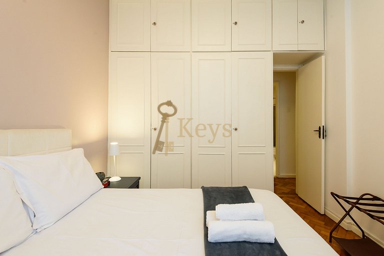 Copacabana 2BR One Block from the Beach