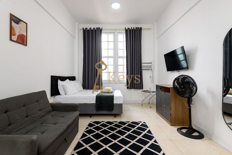 Modern Studio in Downtown Rio with AC